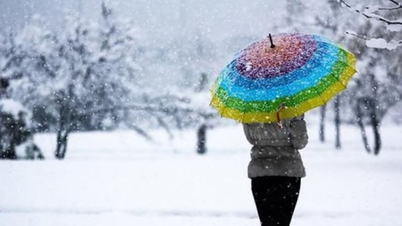 İstanbul'a kar geliyor! Meteoroloji tarihi güncelledi! İşte son dakika hava durumu