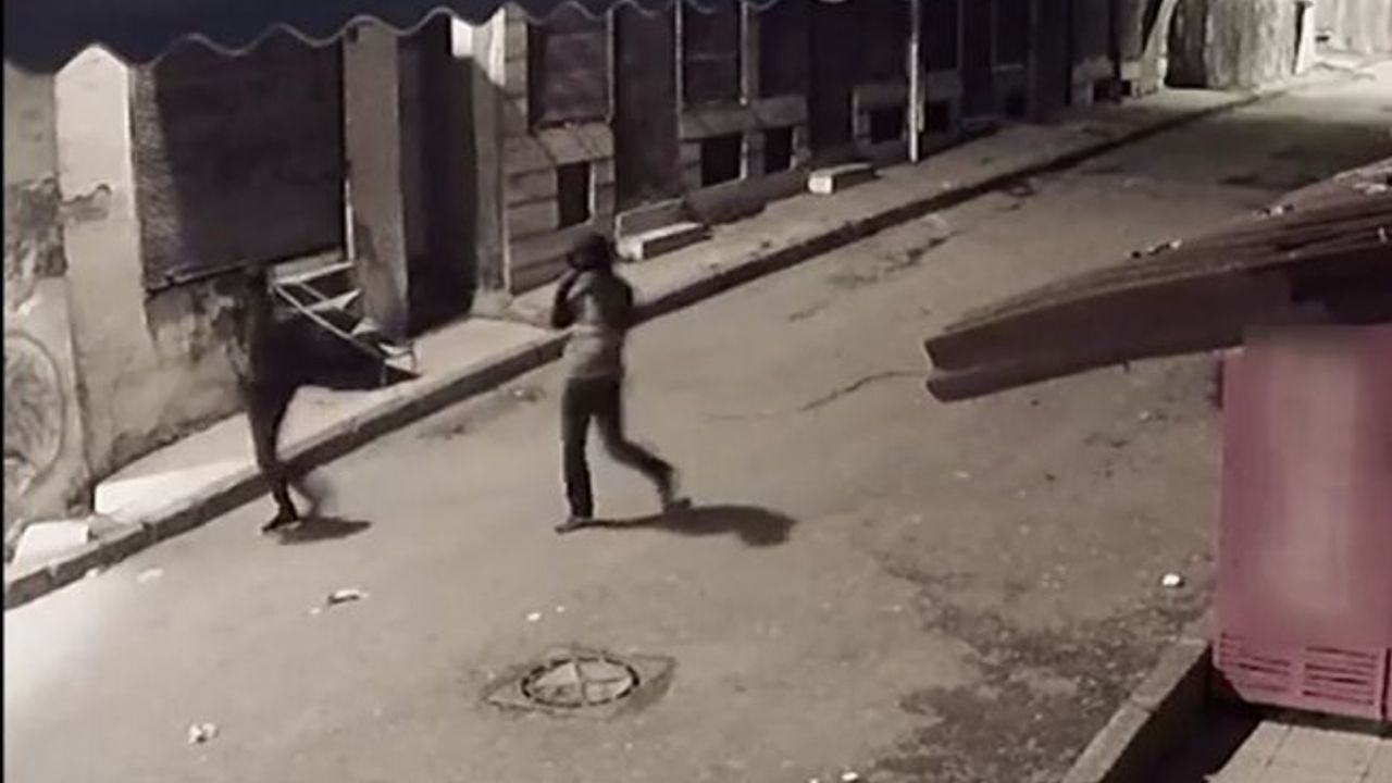 Fatih'te otodan hırsızlık çetesi çökertildi