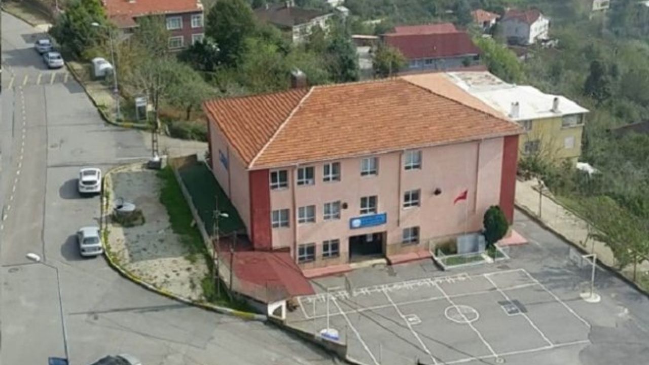 Karlıtepe Ortaokulu Adres, Telefon, Ulaşım