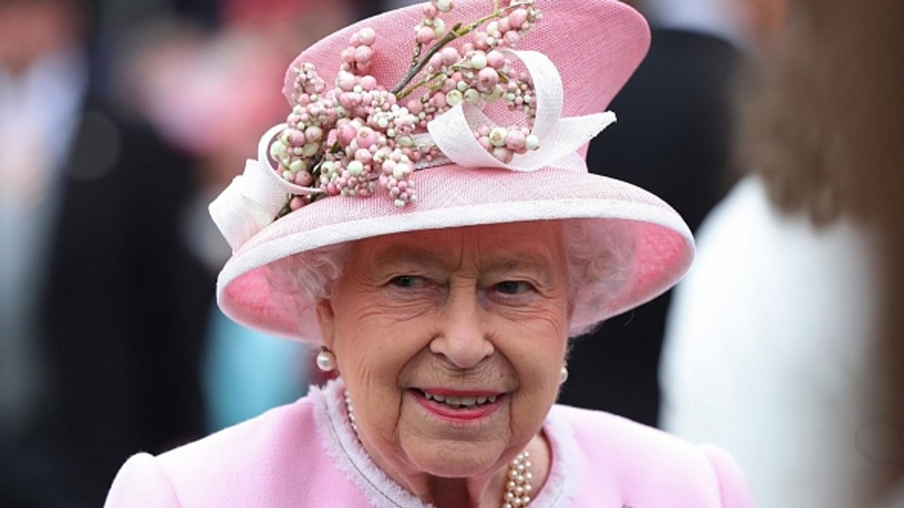 Kraliçe Elizabeth: Dünyanın En Zengin ve En Yaşlı Hükümdarının Etkileyici Hayat Hikayesi