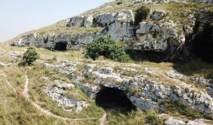 Yarımburgaz Mağarası