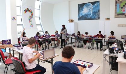 ÇOCUK ÜNİVERSİTESİ’NDE DERS ZİLİ ÇALDI