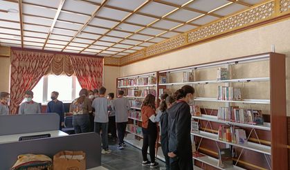 Yunus Emre (Esentepe) Halk Kütüphanesi